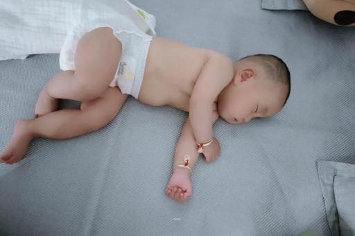 盱眙宝宝先长上牙还是下牙